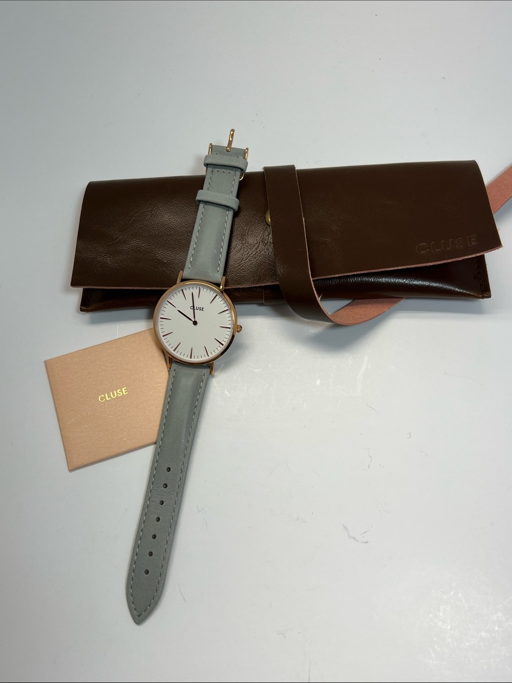 Cluse Men'sWomen’s Grey Leather Strap Watch with Rose Gold Case